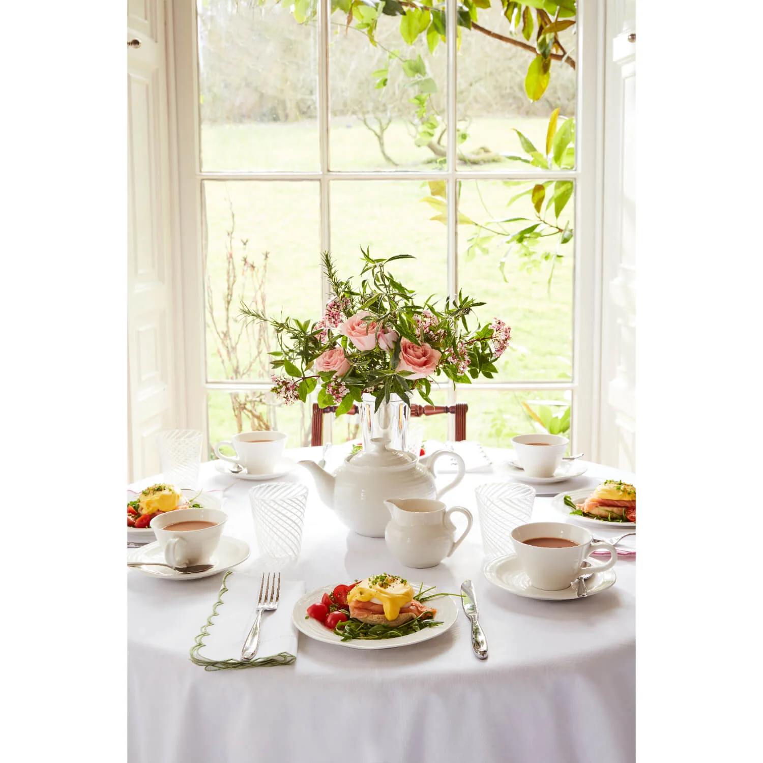 Sophie Conran Porcelain 25cm Rimmed Soup Plate - White - Image 4