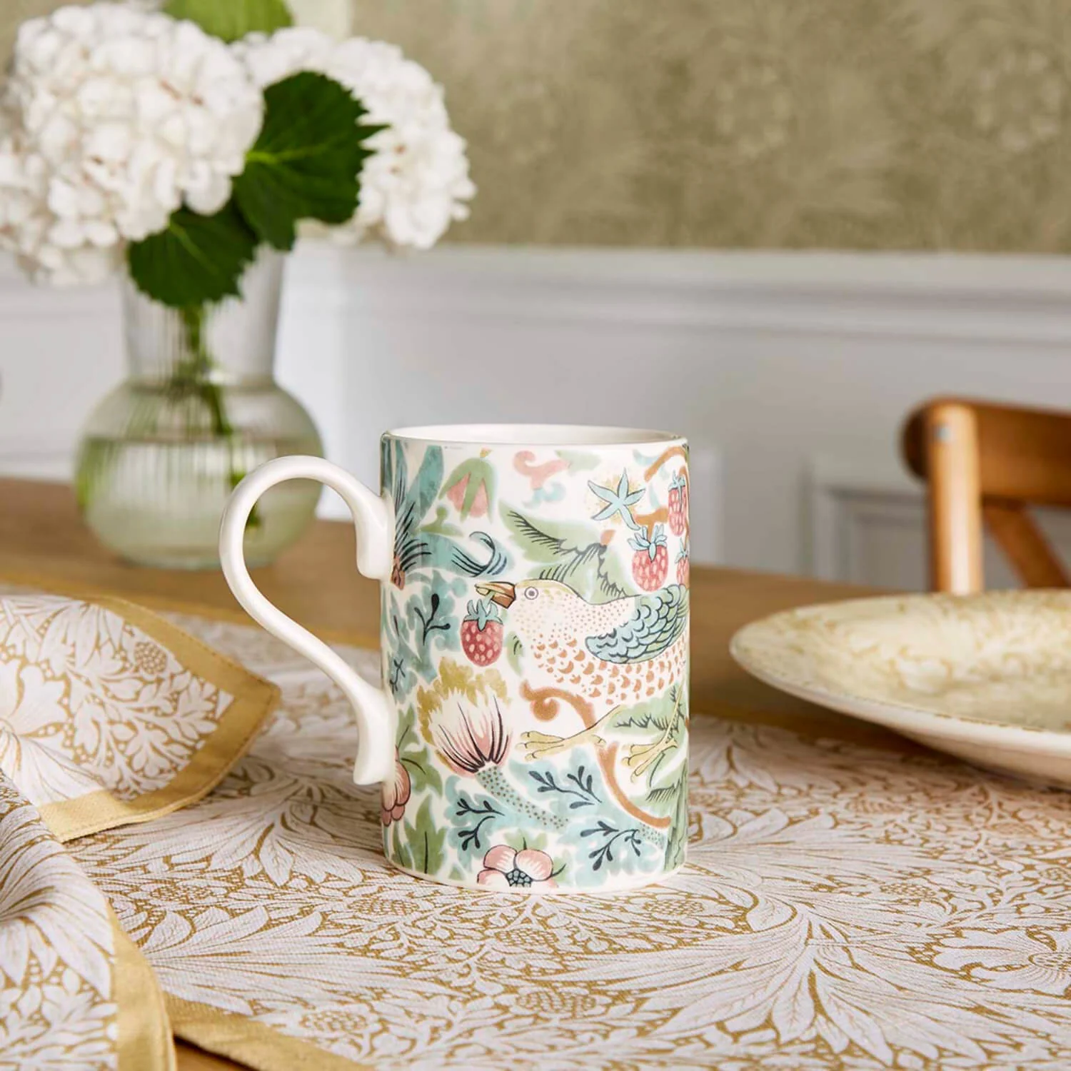Spode Morris & Co 340ml Earthenware Mug - Strawberry Thief - Image 6