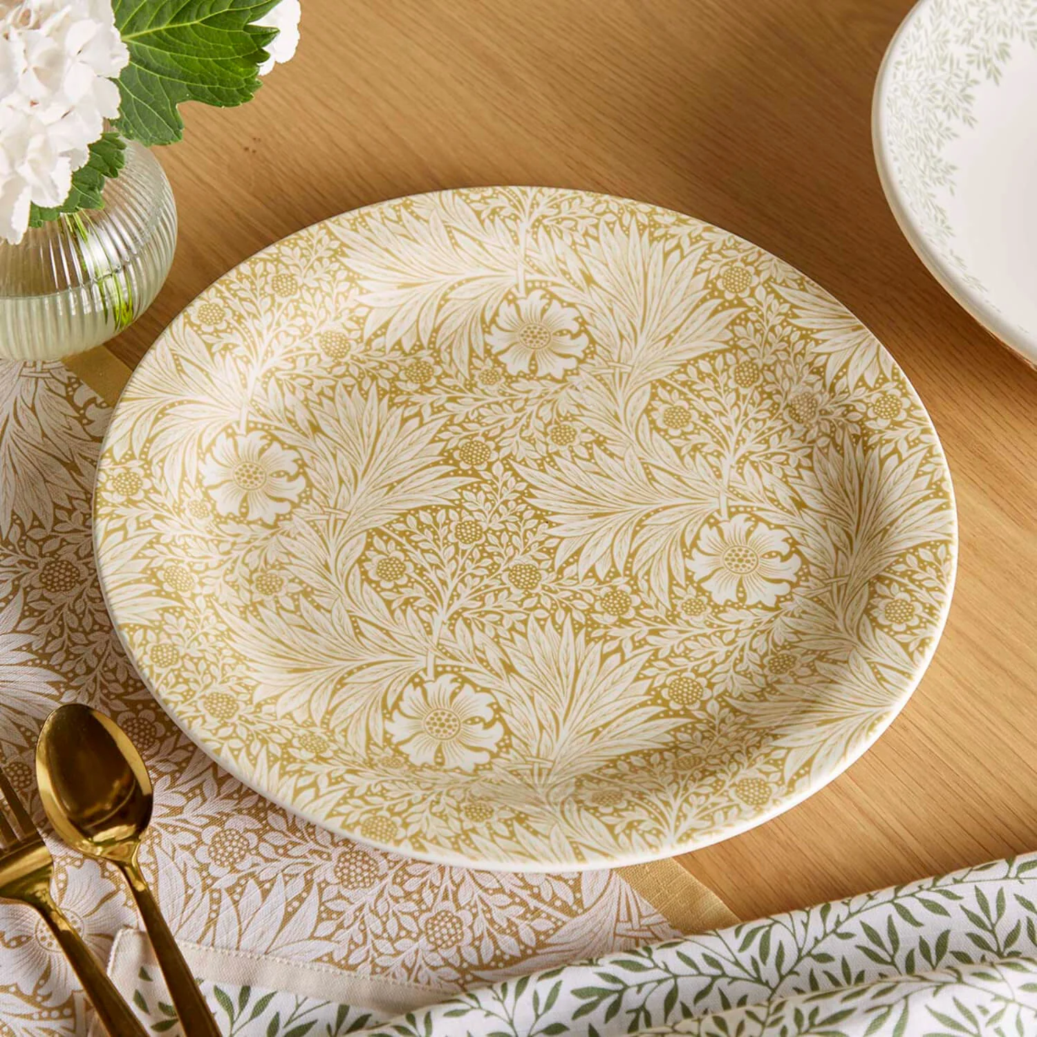 Spode Morris & Co 34cm Earthenware Platter - Marigold - Image 5