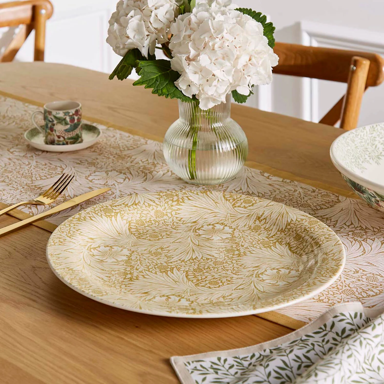 Spode Morris & Co 34cm Earthenware Platter - Marigold - Image 6