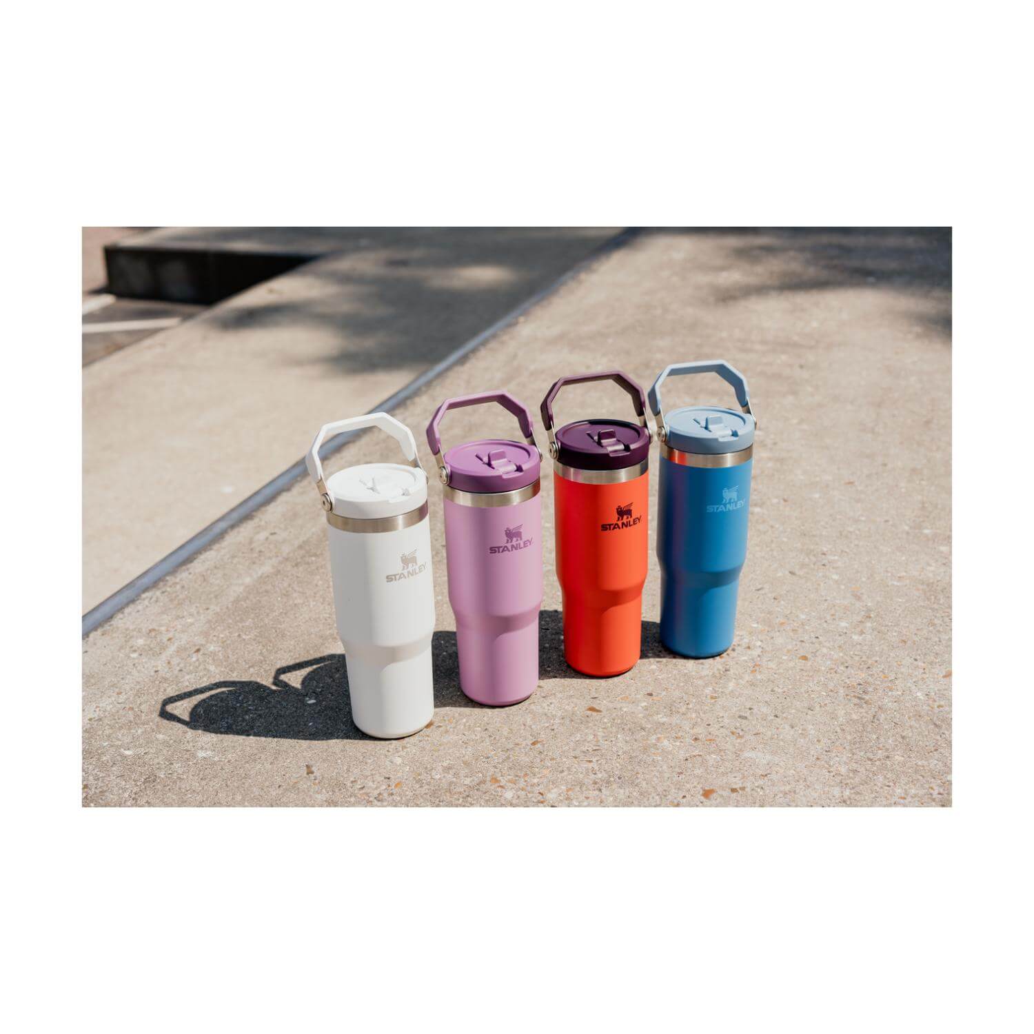 Stanley IceFlow 890ml Flip Straw Travel Tumbler - Tigerlily Plum - Image 4