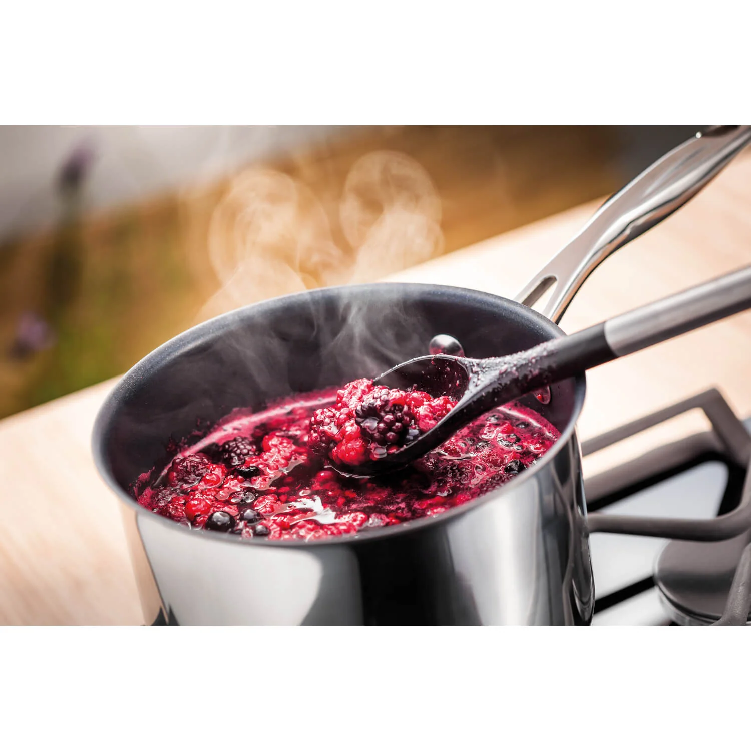 Stellar 7000 Draining Saucepan With Glass Lid - 16cm - Image 4