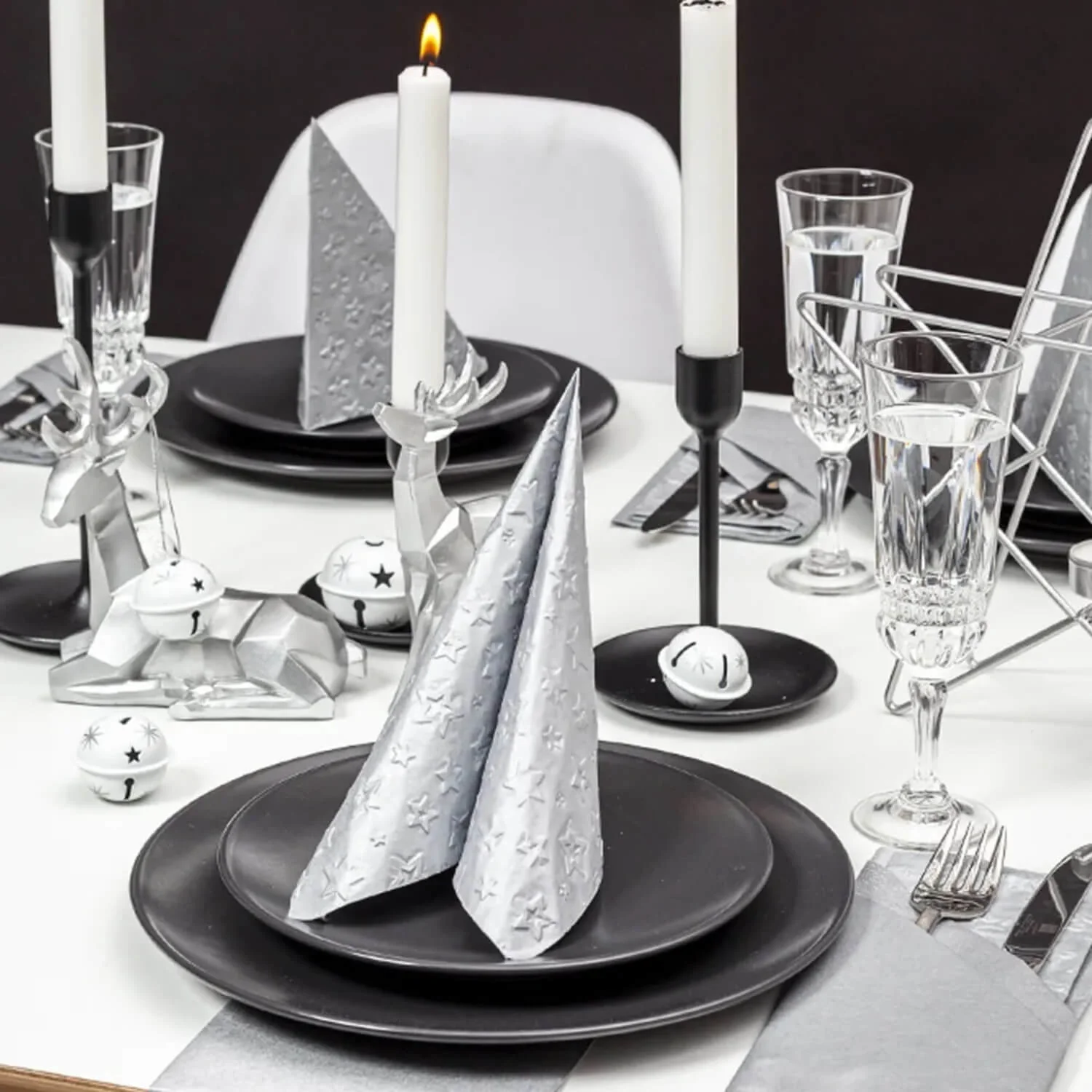 Stow Green Christmas Silver Stars Embossed Paper Napkins - Pack of 16 - Image 2