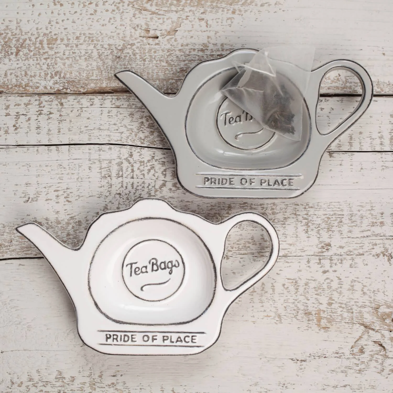 Pride of Place Vintage Pepper Shaker - White - Image 5