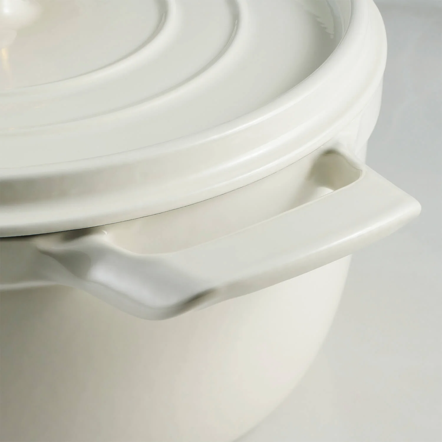 Tramontina 22cm Enamelled Cast Iron Round Casserole - Latte - Image 4