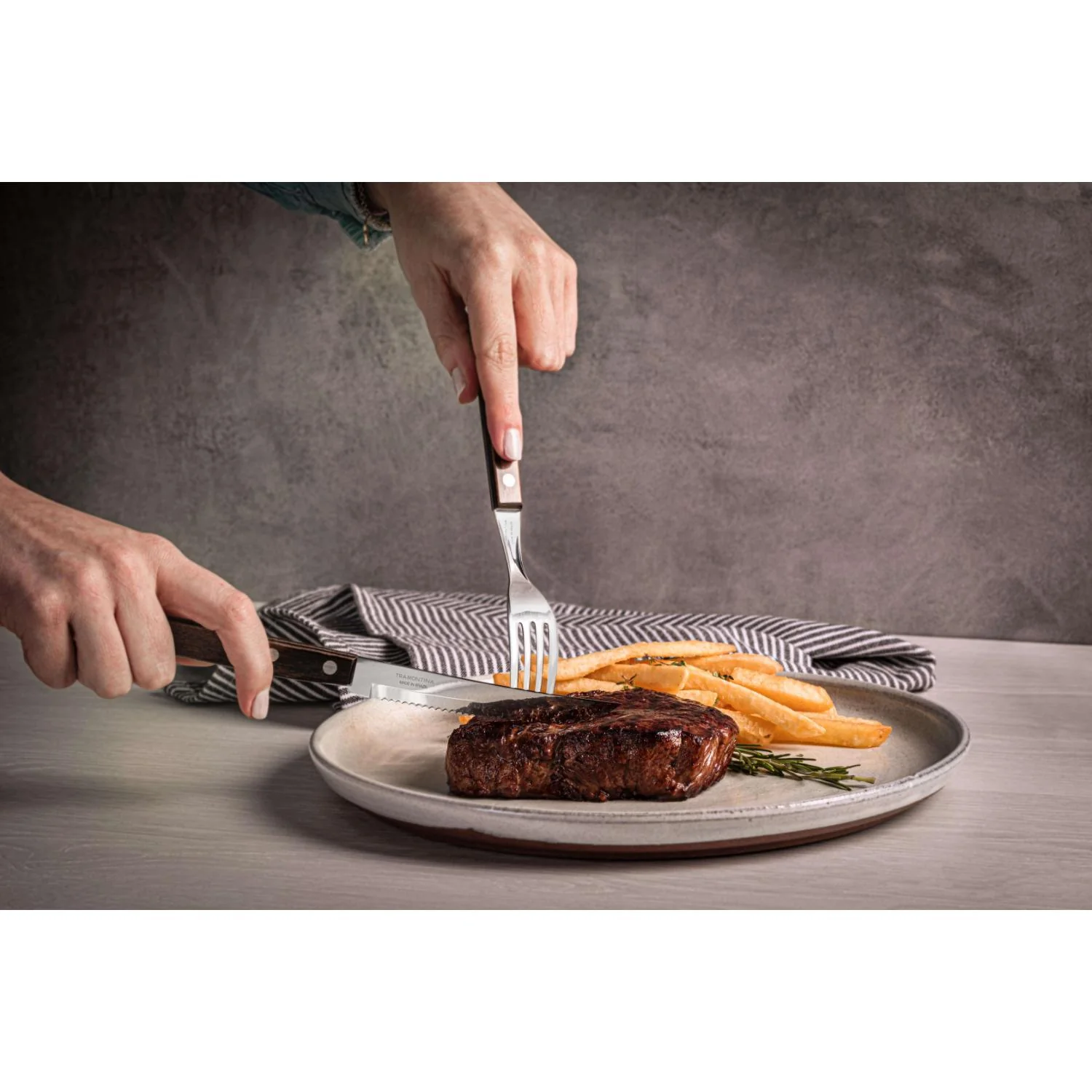 Tramontina Churrasco 5" Wooden Handled Steak Knife - Image 4