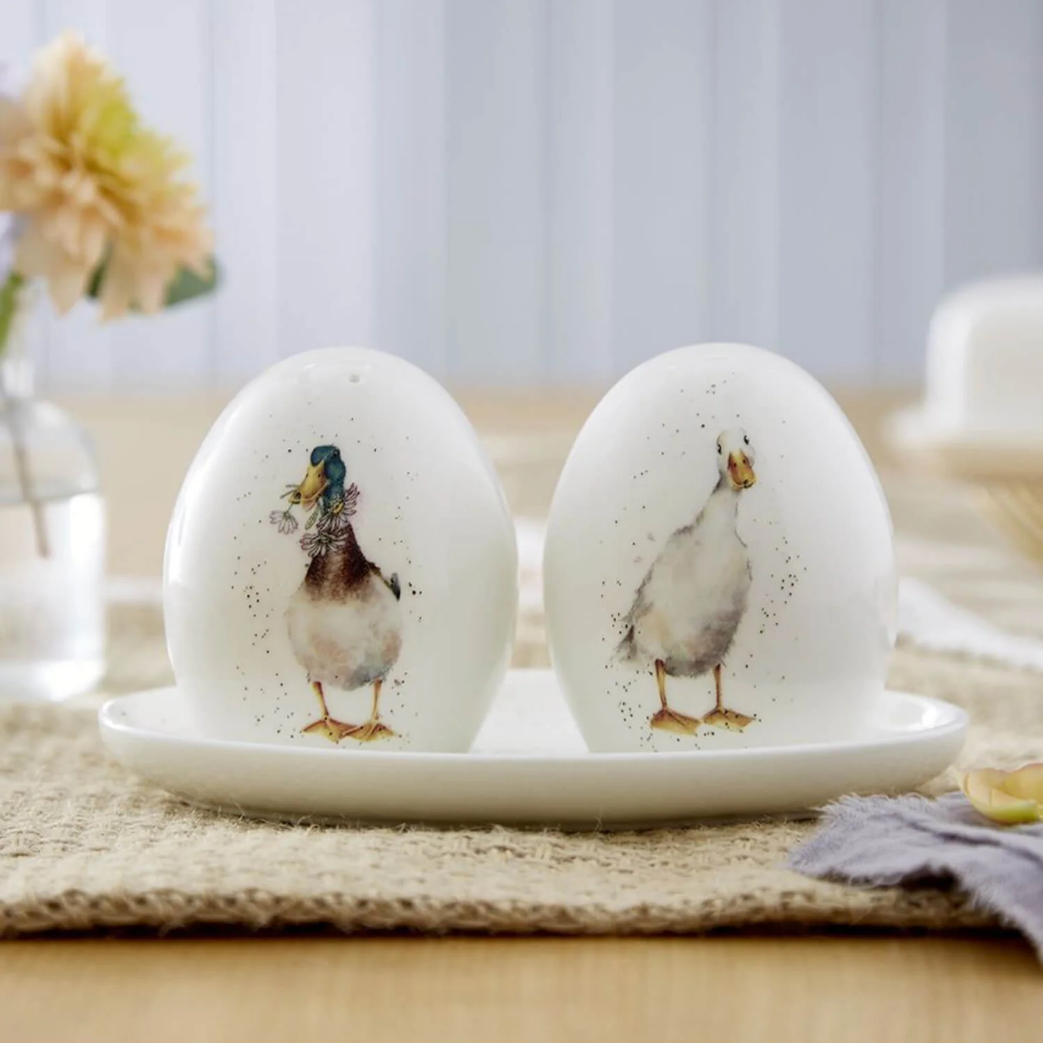Wrendale Designs by Hannah Dale Duck Salt & Pepper Pots with Tray - Not A Daisy Goes By - Image 3