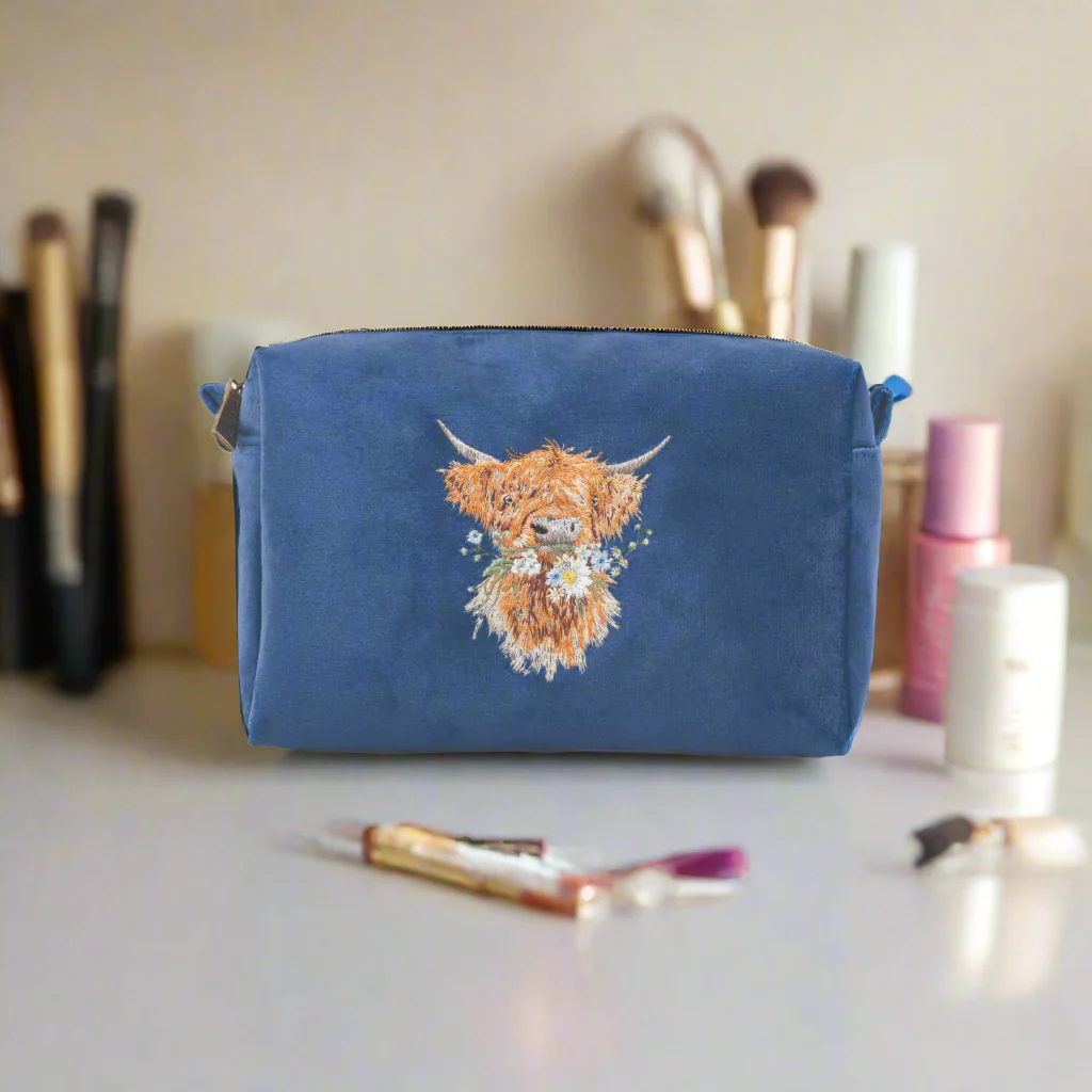 Wrendale Designs by Hannah Dale Embroidered Make Up Bag - Daisy Coo - Highland Cow - Image 3