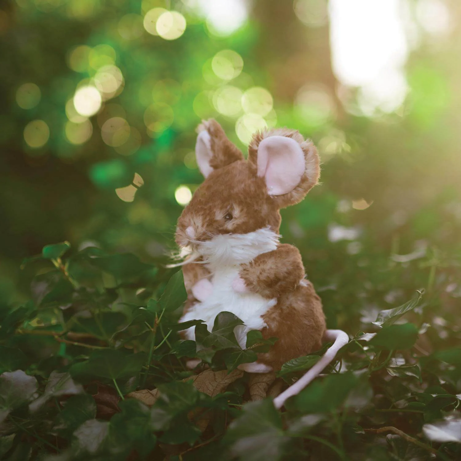 Wrendale Designs by Hannah Dale Medium Plush Toy - Oliver the Mouse - Image 2