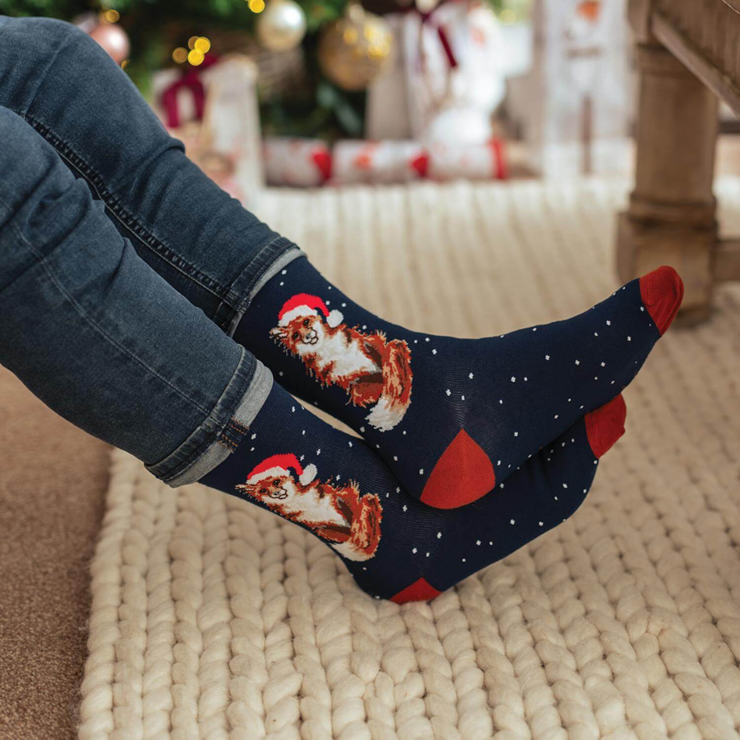 Wrendale Designs by Hannah Dale Mens Christmas Bamboo Socks - Festive Fox - Image 4