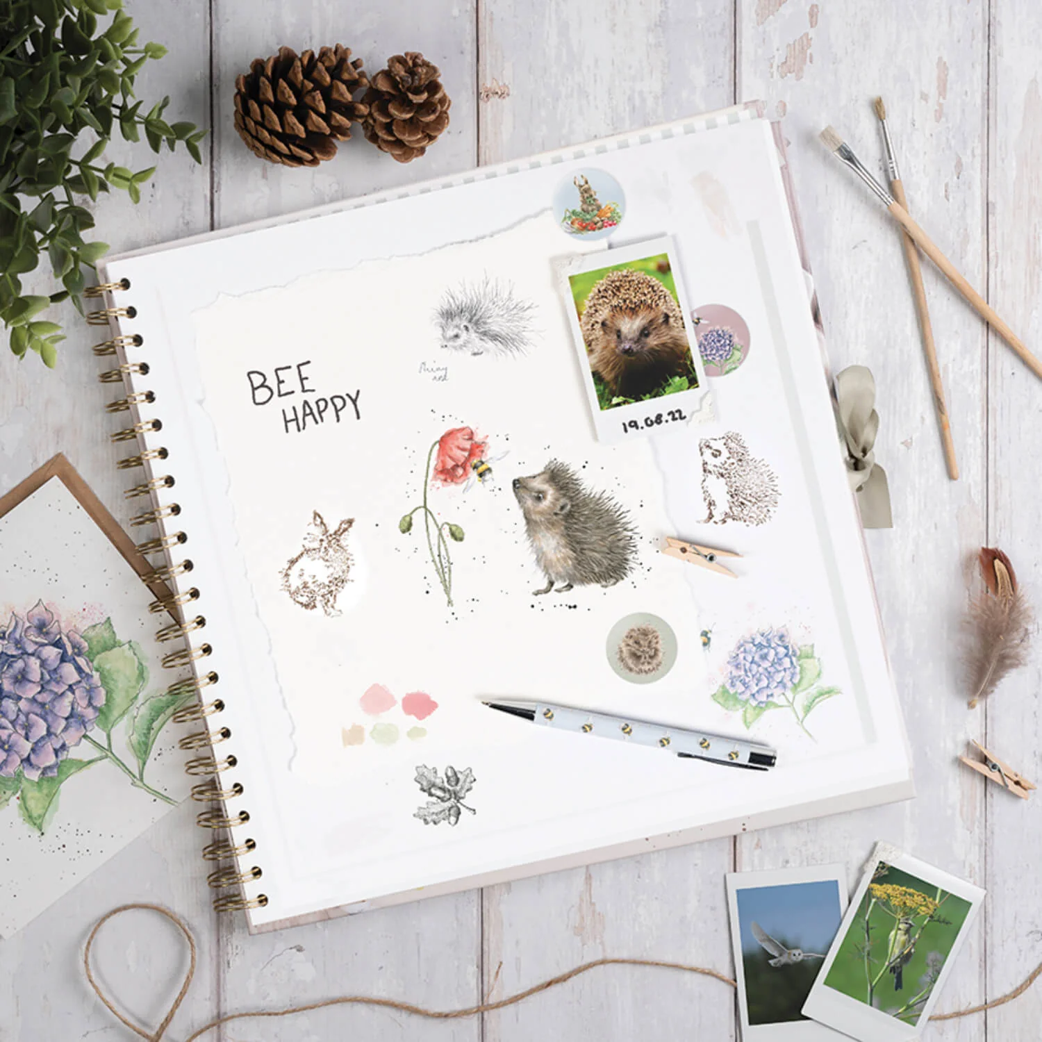 Wrendale Designs by Hannah Dale Scrapbook Album - Hydrangea - Image 3