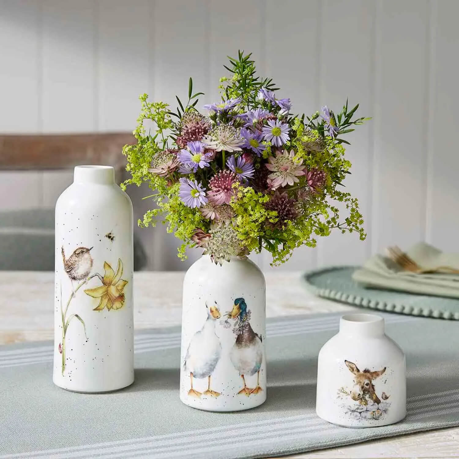 Wrendale Designs by Hannah Dale Set of 3 Fine China Vase Set - Image 9