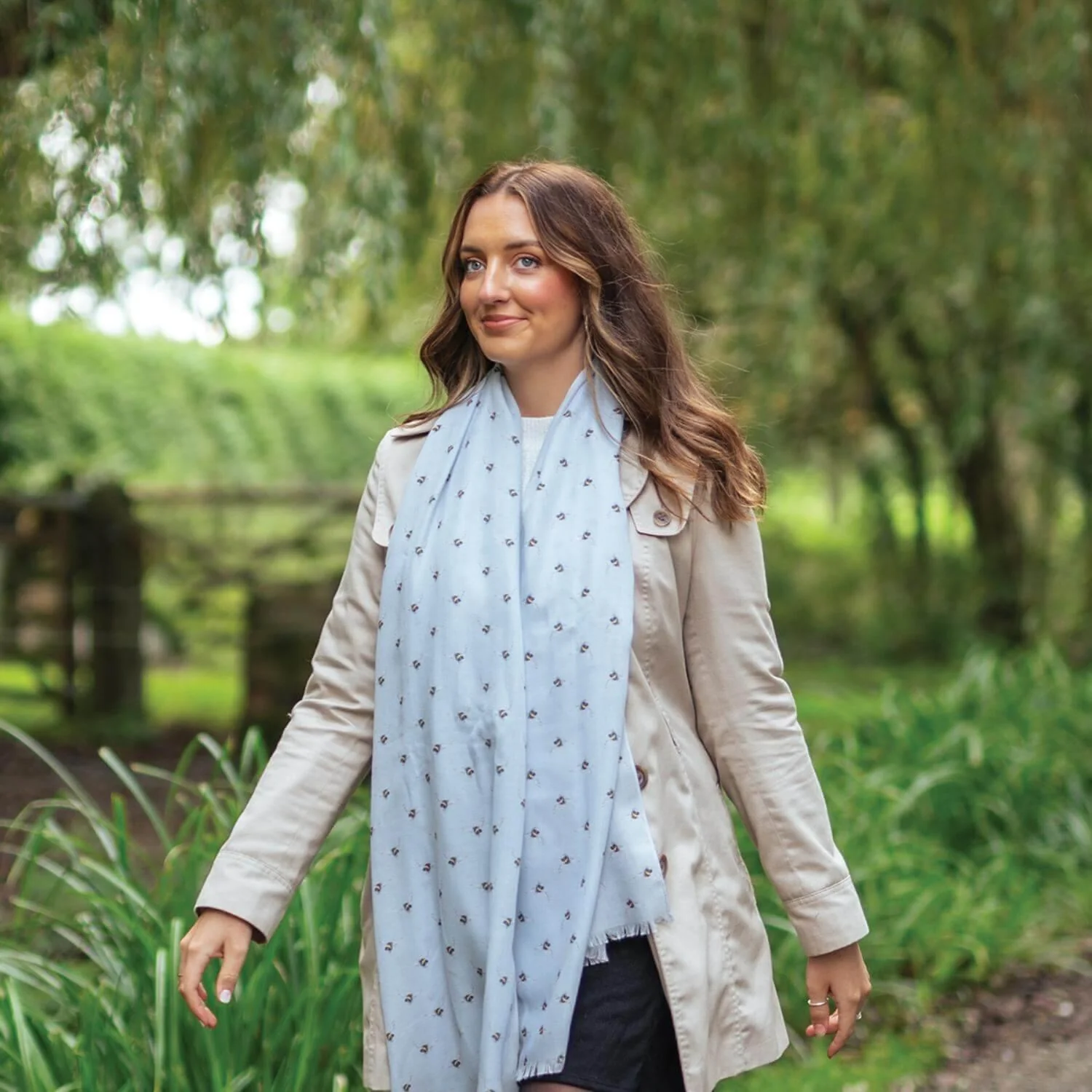 Wrendale Designs Everyday Scarf - Busy Bee - Image 4