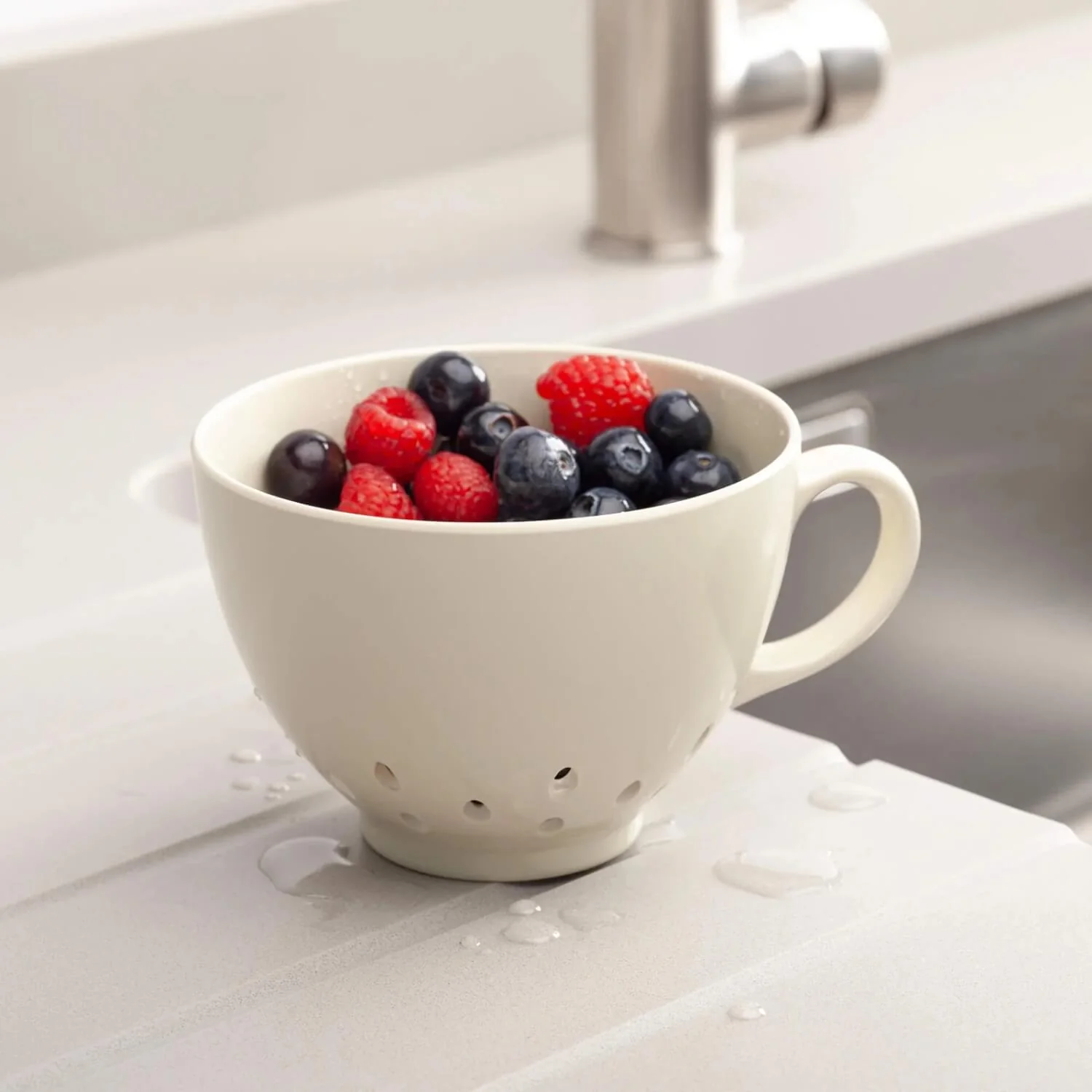 Zeal Berry 10cm Melamine Colander with Handle - Cream - Image 4