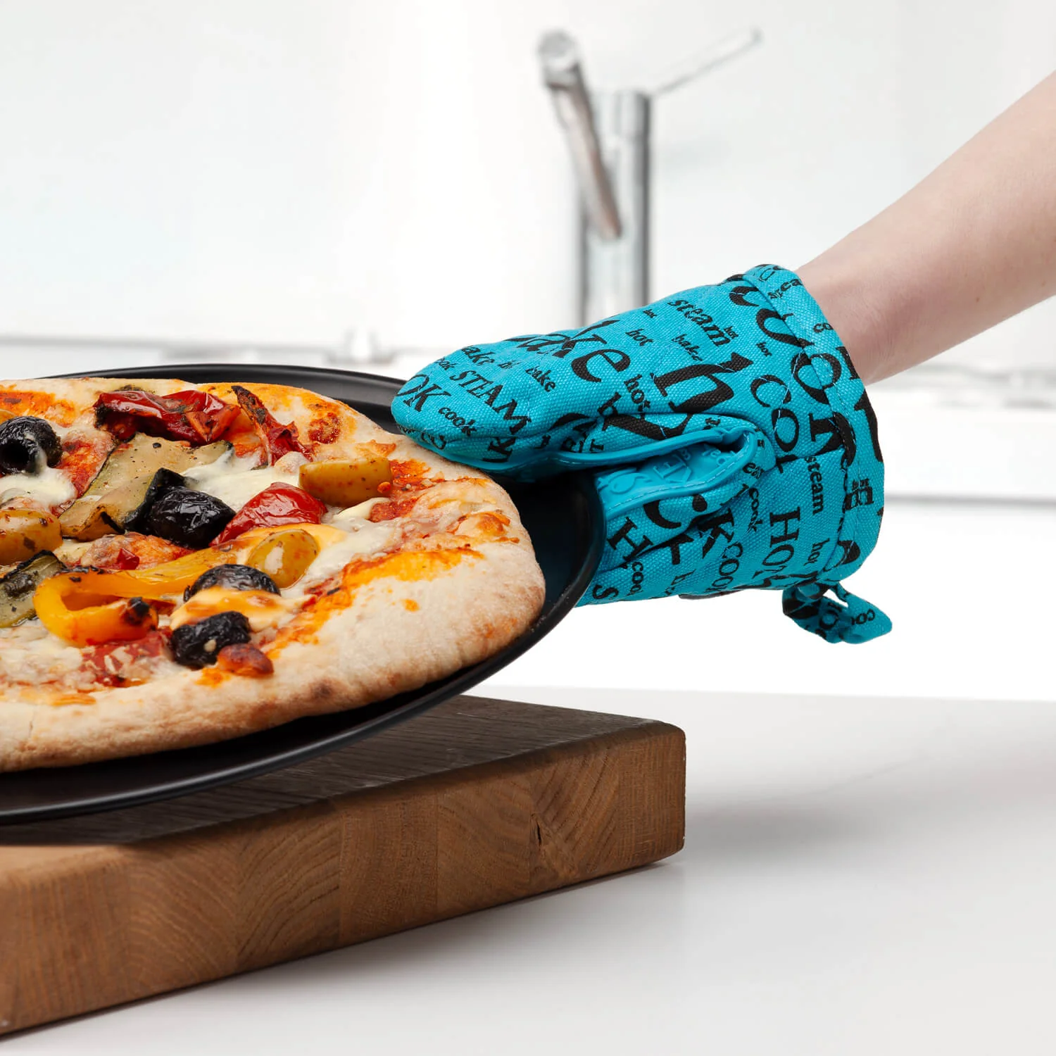 Zeal Hot Grab Mini Oven Mitt - Black - Image 2