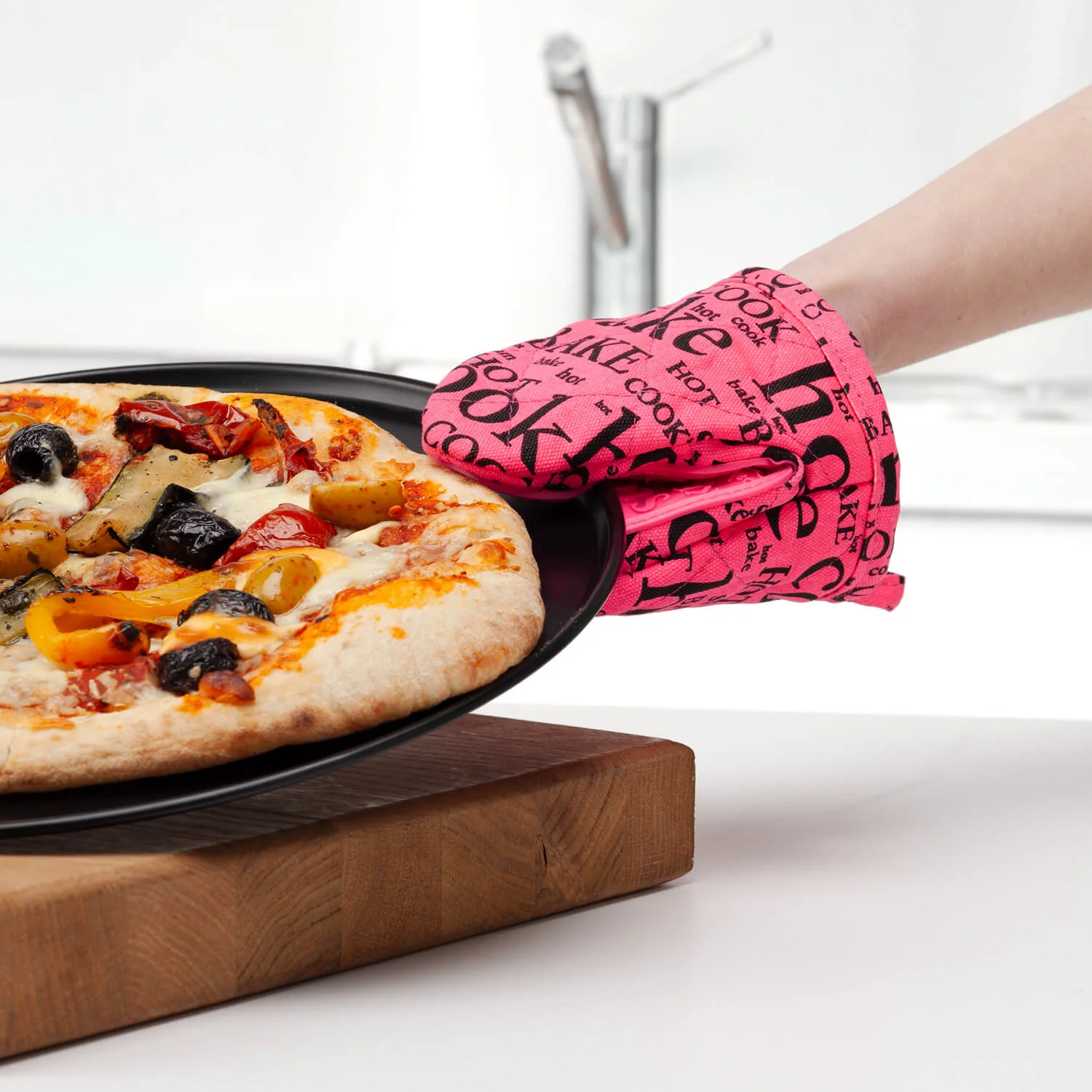 Zeal Hot Grab Mini Oven Mitt - Neon Pink - Image 2