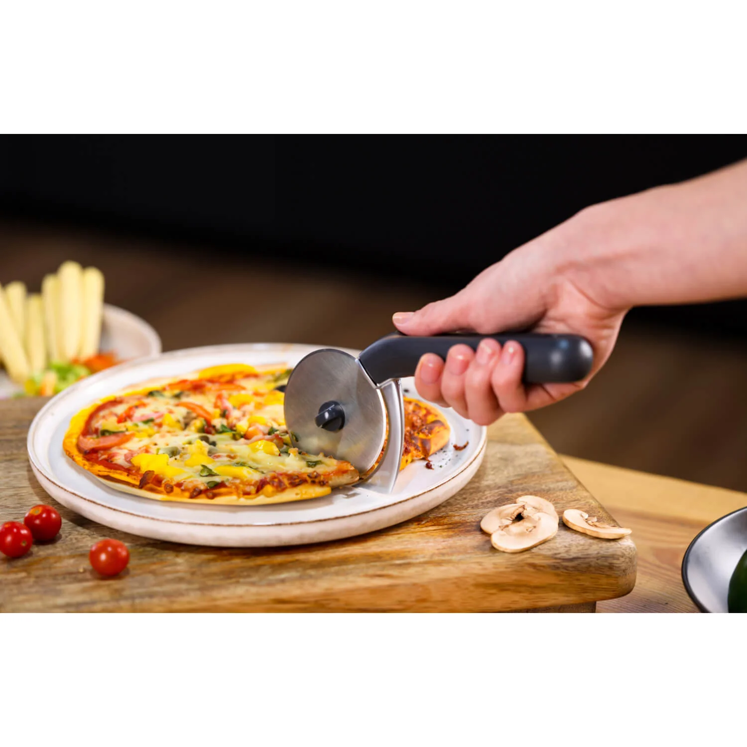 Zyliss Pizza & Pastry Cutter - Black - Image 9